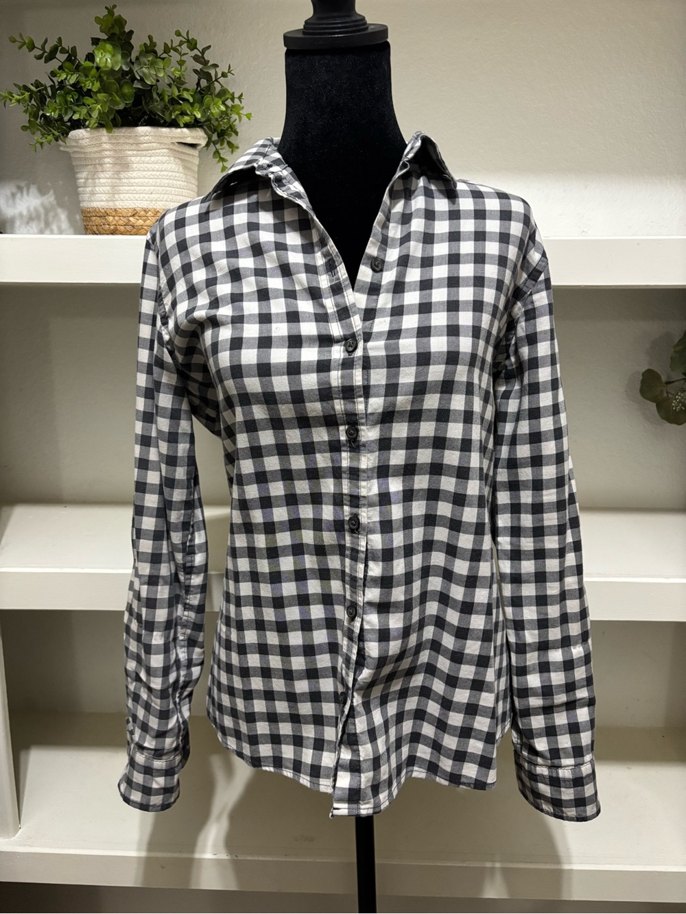 Banana Republic Black & White Gingham Button-Down Shirt
